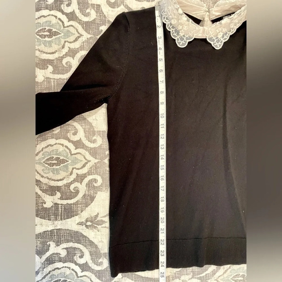 Cable & Gauge Black Sweater w/Lace Collar SZ M - Picture 4 of 6
